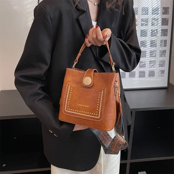 Pure Color PU кожа Дамска чанта за кофа Нова мода Прости дами Горещи преносими чанти Crossbody Случайни женски чанти за пазаруване