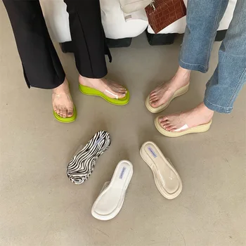 Дамски обувки на клин Дамски чехли Прозрачен ток Ниска платформа гумени джапанки бонбони цветове 2023 Лято Хавайски Фабри