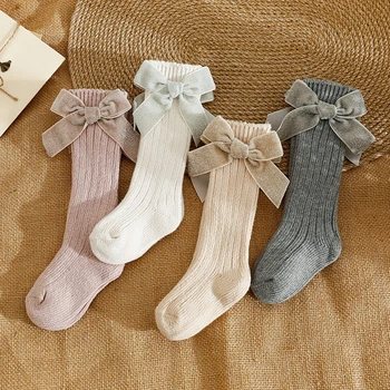 Детски плетени чорапи за момичета Блясък Голям Bowknot декор Малко дете Сладък против хлъзгане Сладки бебешки чорапи Зимни чорапи над коляното