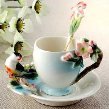 Керамична чаша свраки Сливов цвят емайл Чаша за кафе с чинийка и лъжица Европейски творчески чаши за чай Комплект