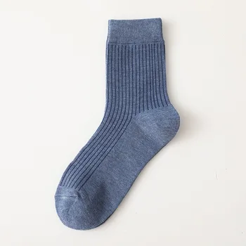 Лято плътен цвят къси чорапи момиче чист памук тънък спортен цвят чорапи спортни пролетни и есенни средни чорапи