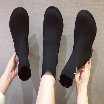 Обувки Ботуши Луксозни дизайнерски ботуши-жени Кръгли пръсти Зимни обувки Плосък ток Мода Есен 2023 Черни дами Med Mid-Calf Rubbe