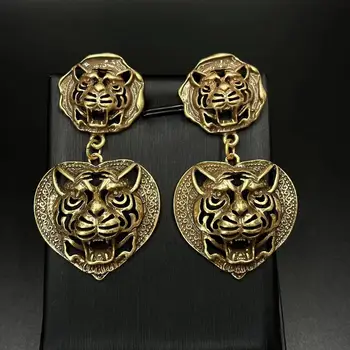 Ретро метални позлатени тигрови обеци за мъже жени реколта златен цвят животински пънк бижута ниша дизайн подарък идея