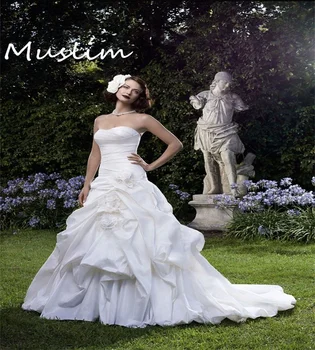 Романтична сватбена рокля от тафта от слонова кост 2023 Секси без презрамки ръчно изработени цветя Викторианска страна булчински рокли Sweep влак жени булка